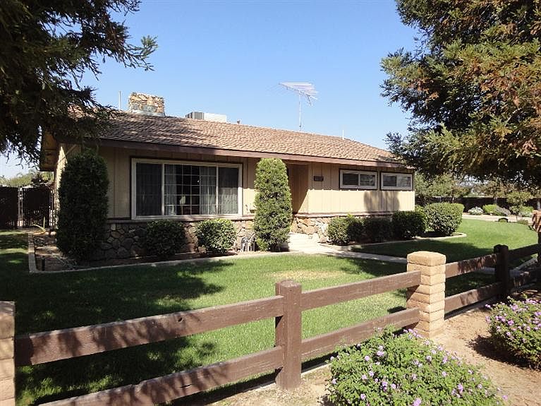 2nd image of 605 Grace Cir