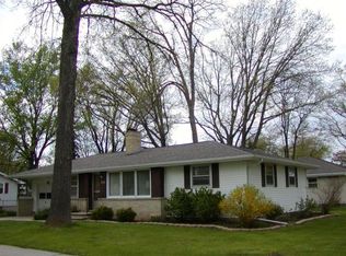 1052 Kenwood St, Green Bay, WI 54304