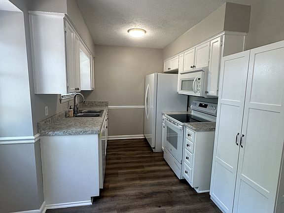 4th image of 106 Overlook Dr
