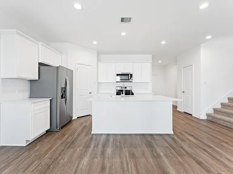 Emerald Ocean Dr — Photo 6