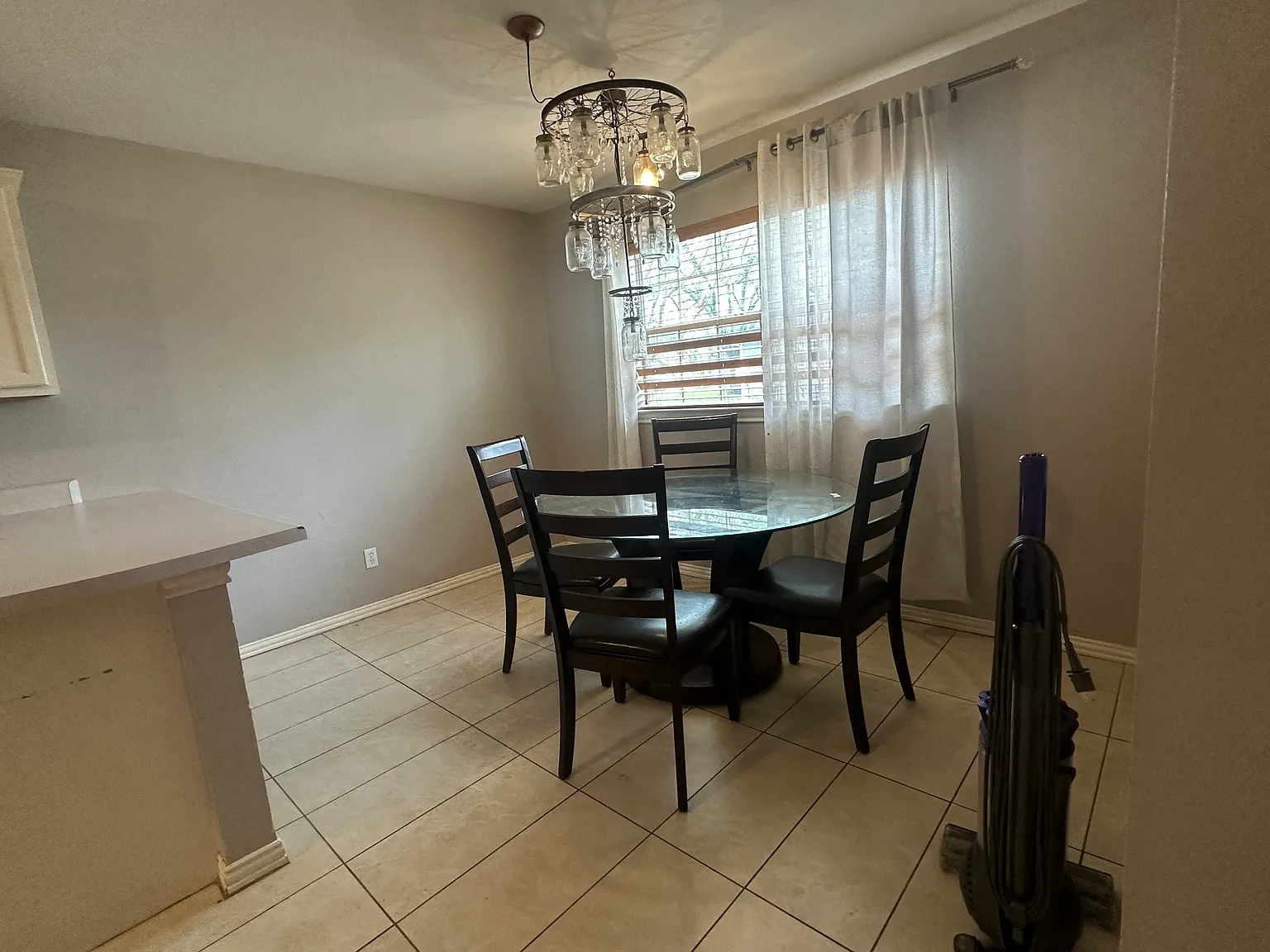 3 bedroom home — Photo 3