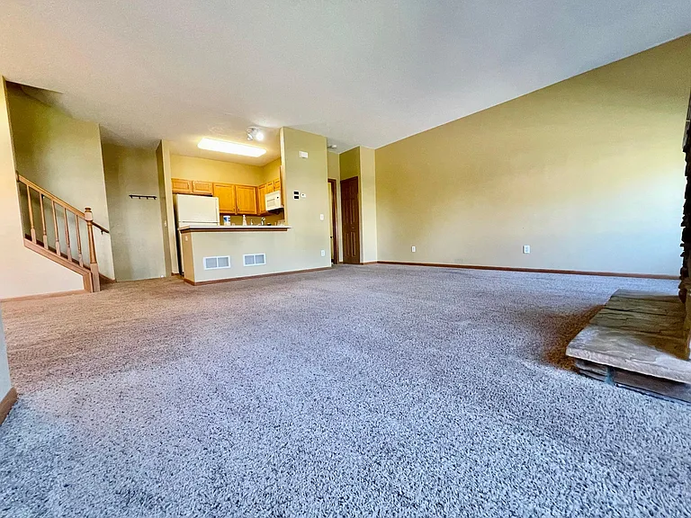 6898 Meadow Grass Ln S — Photo 4