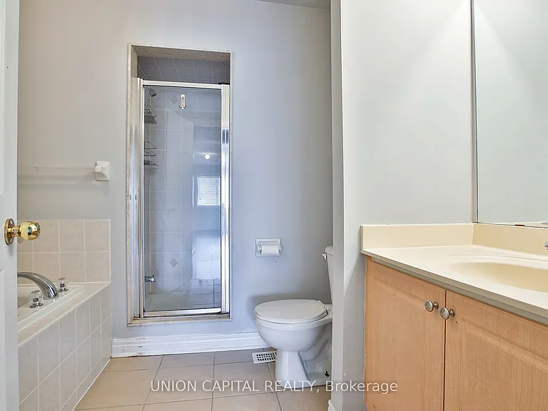 762 Caboto Trl — Photo 15