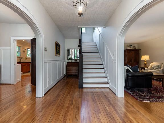 How wonderful to have a front hall!
