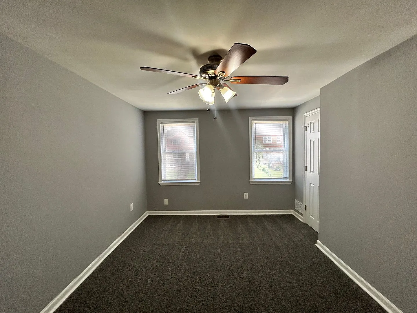 Baltimore - 2 Bedrooms and 2 baths Available! — Photo 4