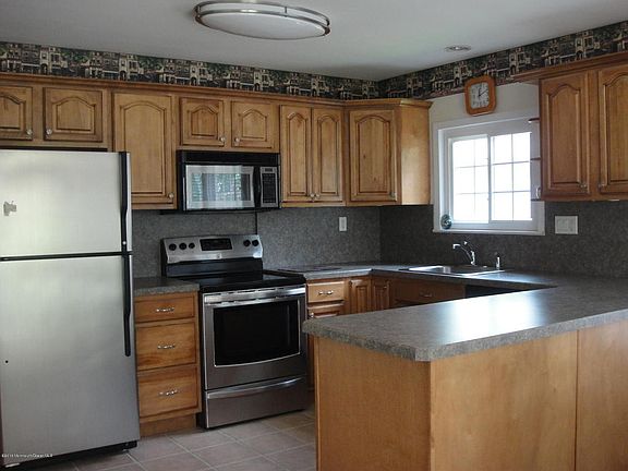 5th image of 103 Bonaire Dr