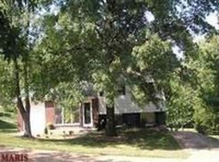 6 Della Dr, Fenton, MO 63026