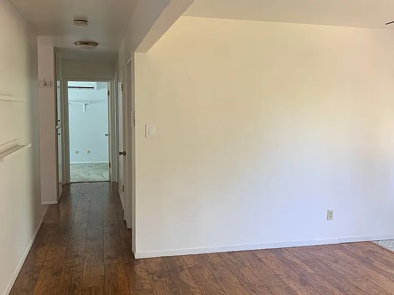 1921 Drexel Dr — Photo 9