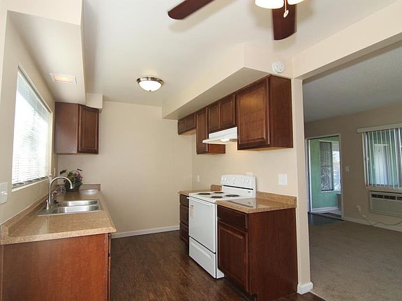 3rd image of 311 E Clifton Ave APT 001