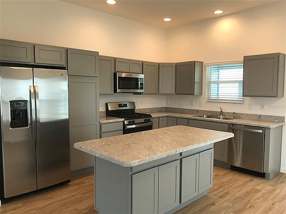 4th image of 750 Barron Pl