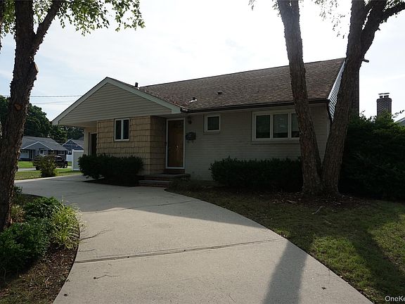 2nd image of 108 Glen Road