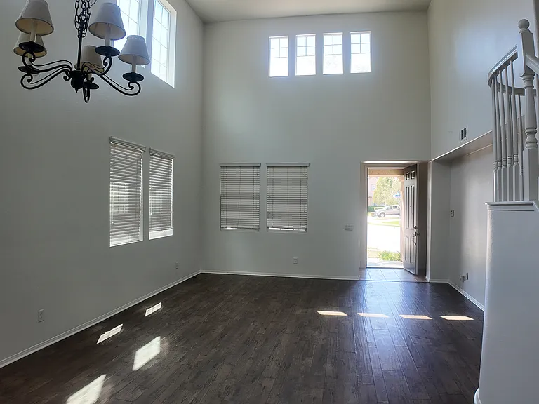 1328 Landmark Ln — Photo 6