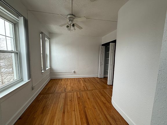 4th image of 727 N Capitol Ave APT 302