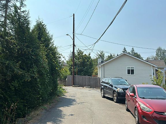 5th image of 1508 SW Webster St APT E