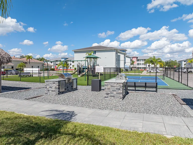 The Apartments at The Isles of Porto Vista — Photo 7