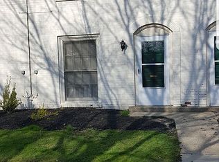 57 Trenton Sq, Euclid, OH 44143
