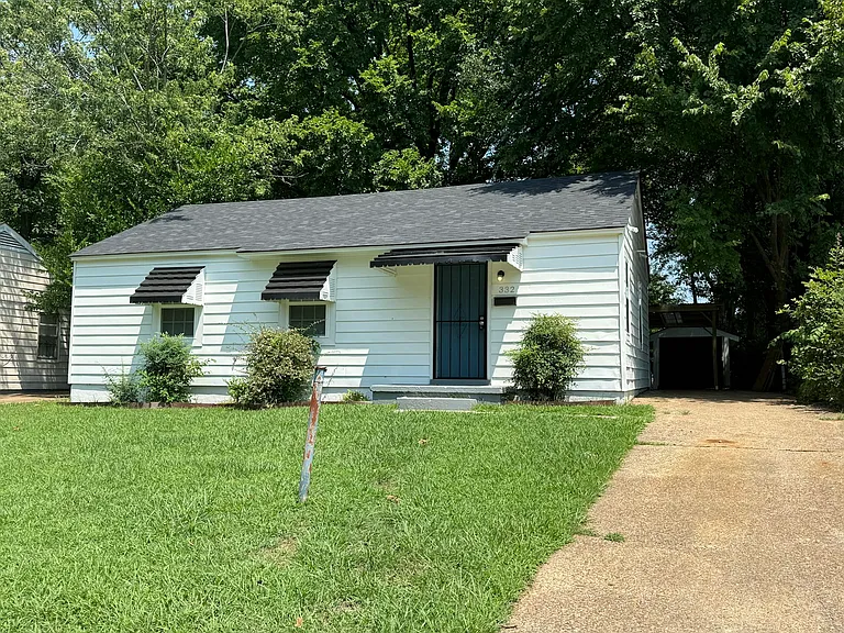 332 Flynn Rd — Photo 1