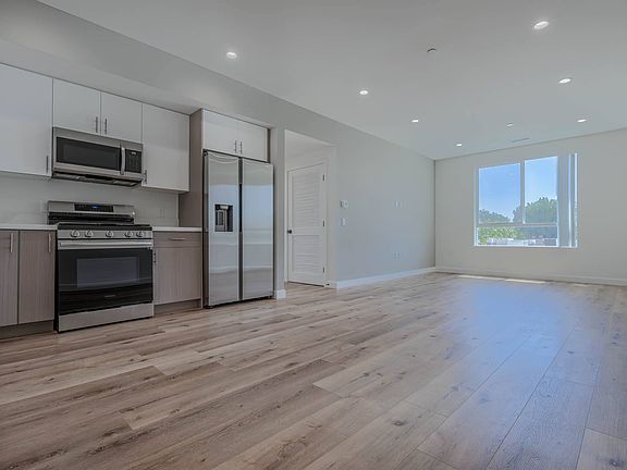 2nd image of 10247 Variel Ave #314