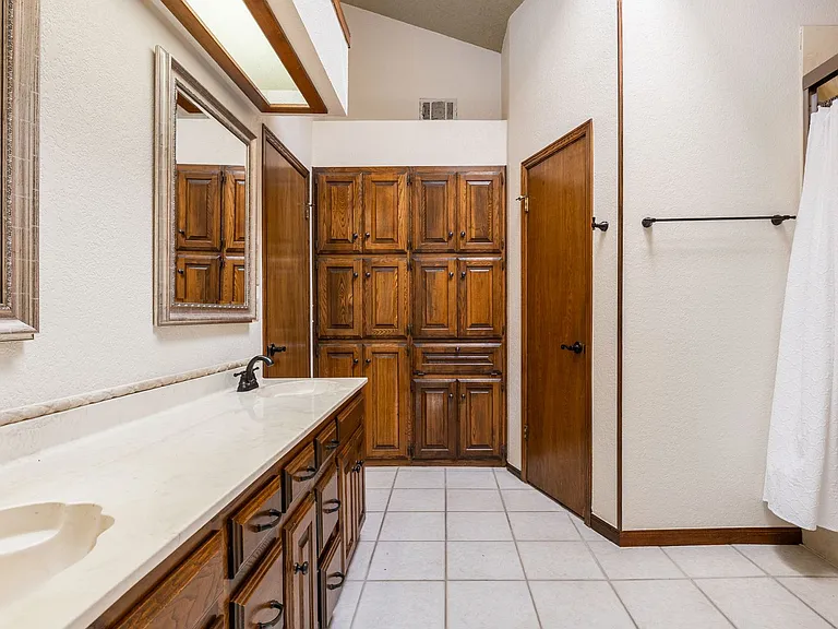 9900 Winding Oak Cir — Photo 26