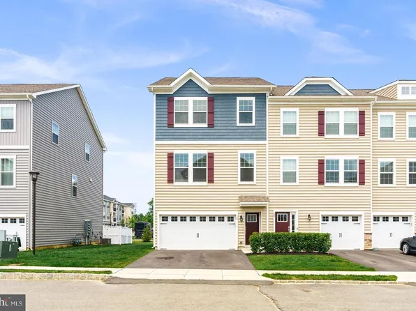 18 Rome Way, Mount Laurel, NJ 08054