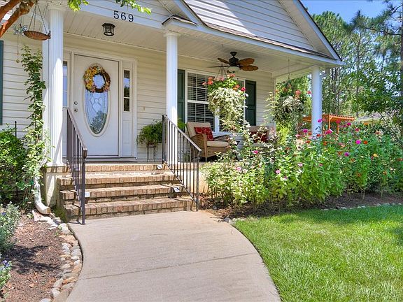 4th image of 569 Knollview Dr