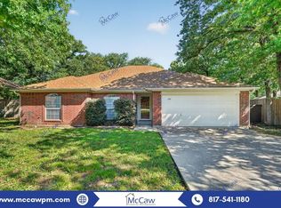 549 Dylan Ct, Azle, TX 76020