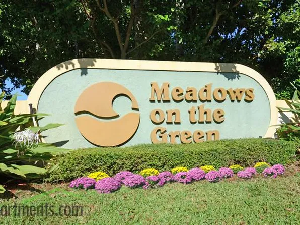 604 Meadows Cir, Boynton Beach, FL 33436