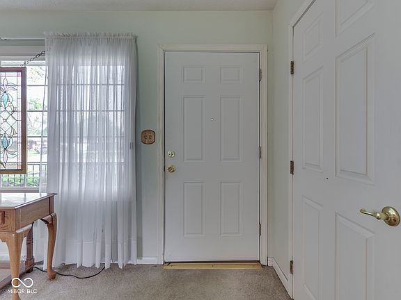 4th image of 1216 E Cragmont Dr