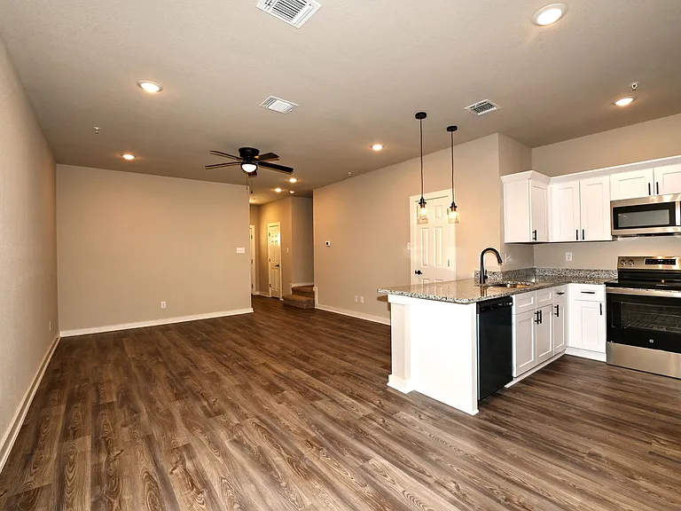 11318 Clearmine St — Photo 74