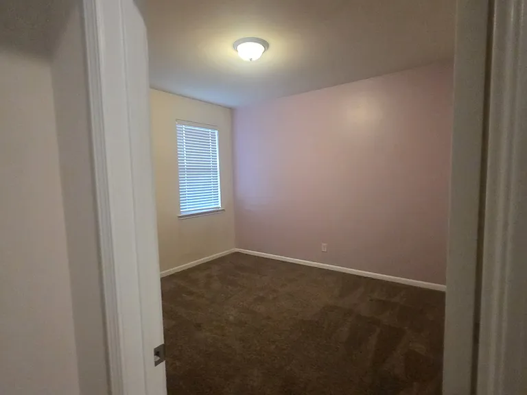 1393 Shipyard Dr — Photo 35