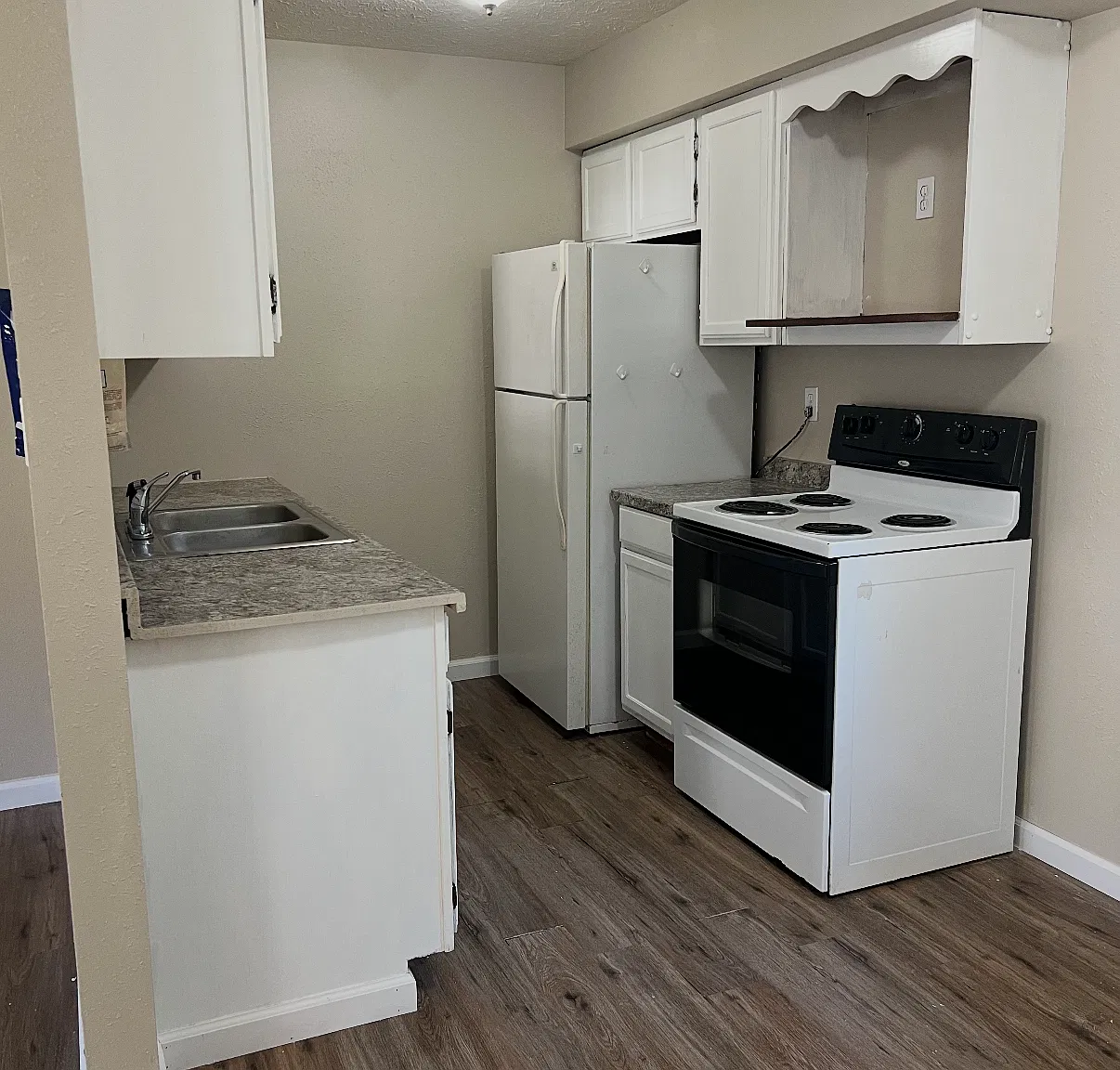 Newly remodeled Duplex in Herrin — Photo 4