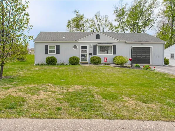 2405 NE 59th St, Kansas City, MO 64118