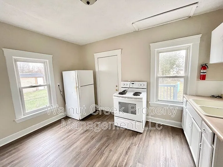 1728-1730 E 30th St #1730 — Photo 6