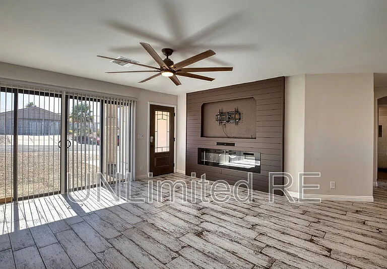 1435 Beefeater Dr — Photo 5