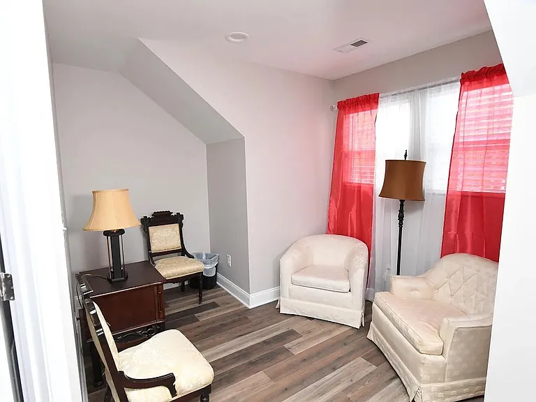 1108 S Person St — Photo 7