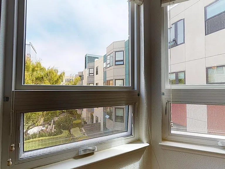 2000 Post — Photo 65