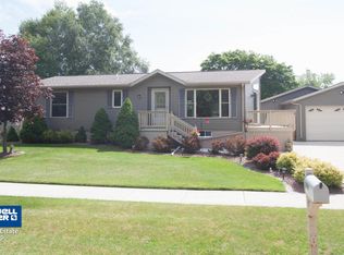 1209 Columbus St, Two Rivers, WI 54241