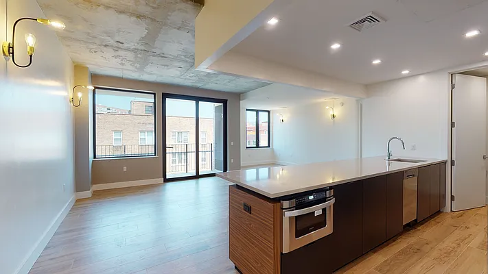 Rented by Safdie Realty Group | media 6