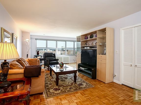 2nd image of 555 Kappock St APT 18H