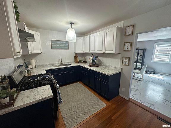 4th image of 3612 W Warwick Dr