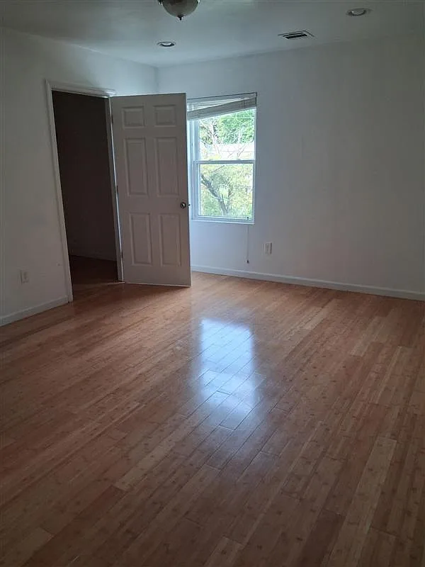 4 bed, 1820 sqft, $2,900 — Photo 3