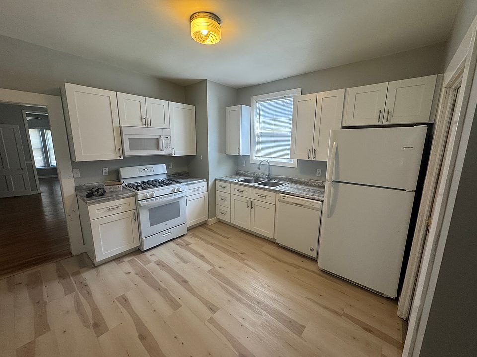 1st image of 126 Congress St #1