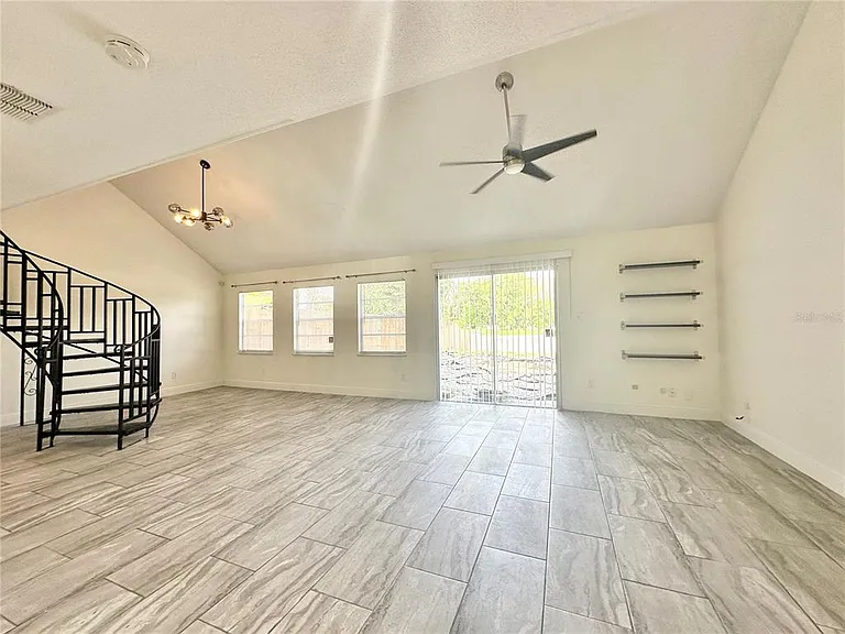 122 S Bulova Dr — Photo 20