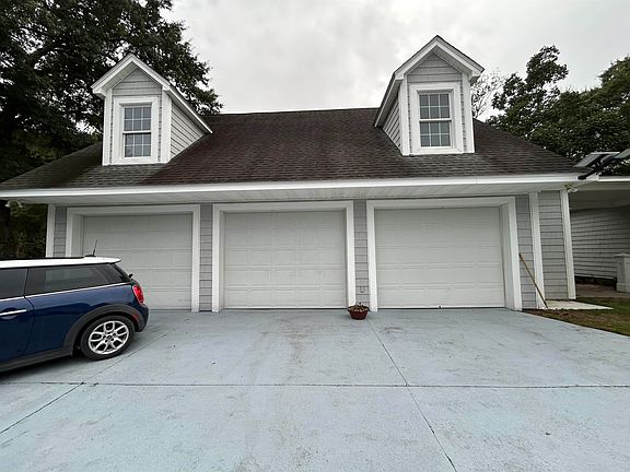 3rd image of 2409 River Rd.