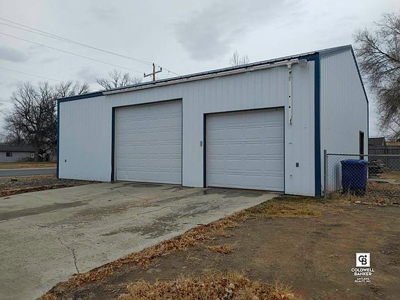 5th image of 172 E 2nd St