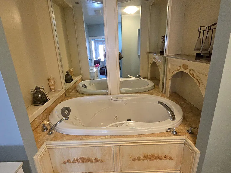 782 W Hamburg St — Photo 26
