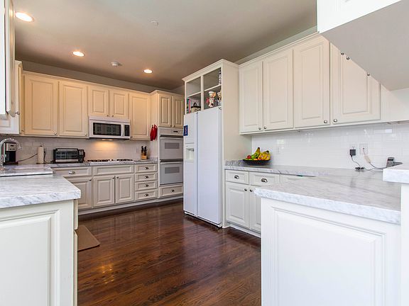 5th image of 547 Tahquitz Pl