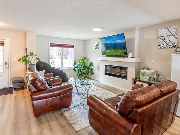 3rd image of 8527 Ellis Link NW