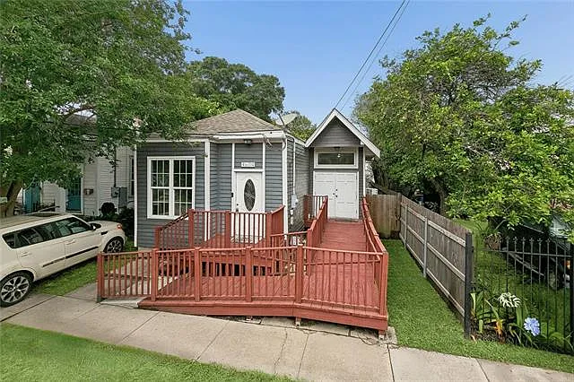 4609 Annunciation St — Photo 1