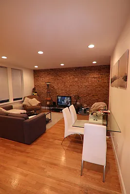 Rented by PMG Real Estate  | media 11